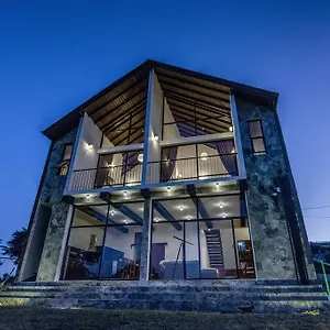 https://the-bungalow.kandyhotelsnow.com